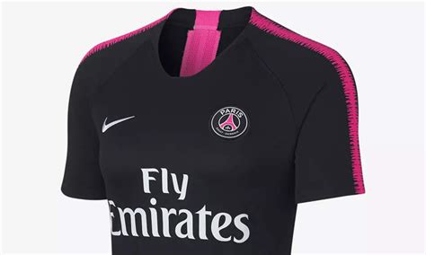 psg tenue roze